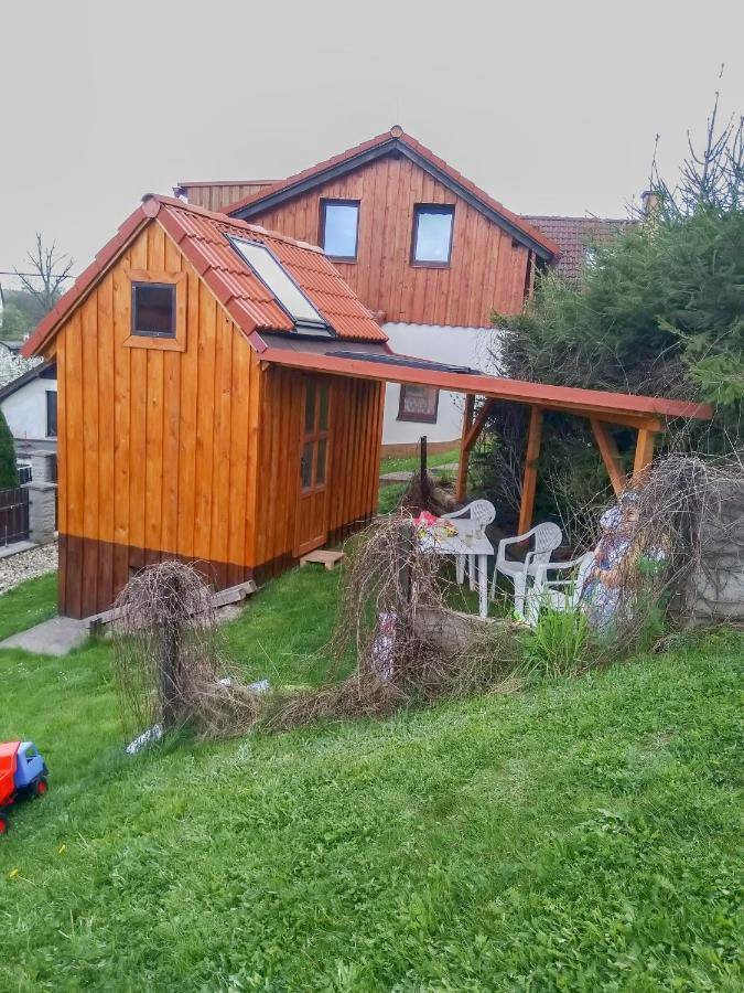 Apartman V Pensionu U Holzaepfelu Cerveny Kostelec Exterior photo