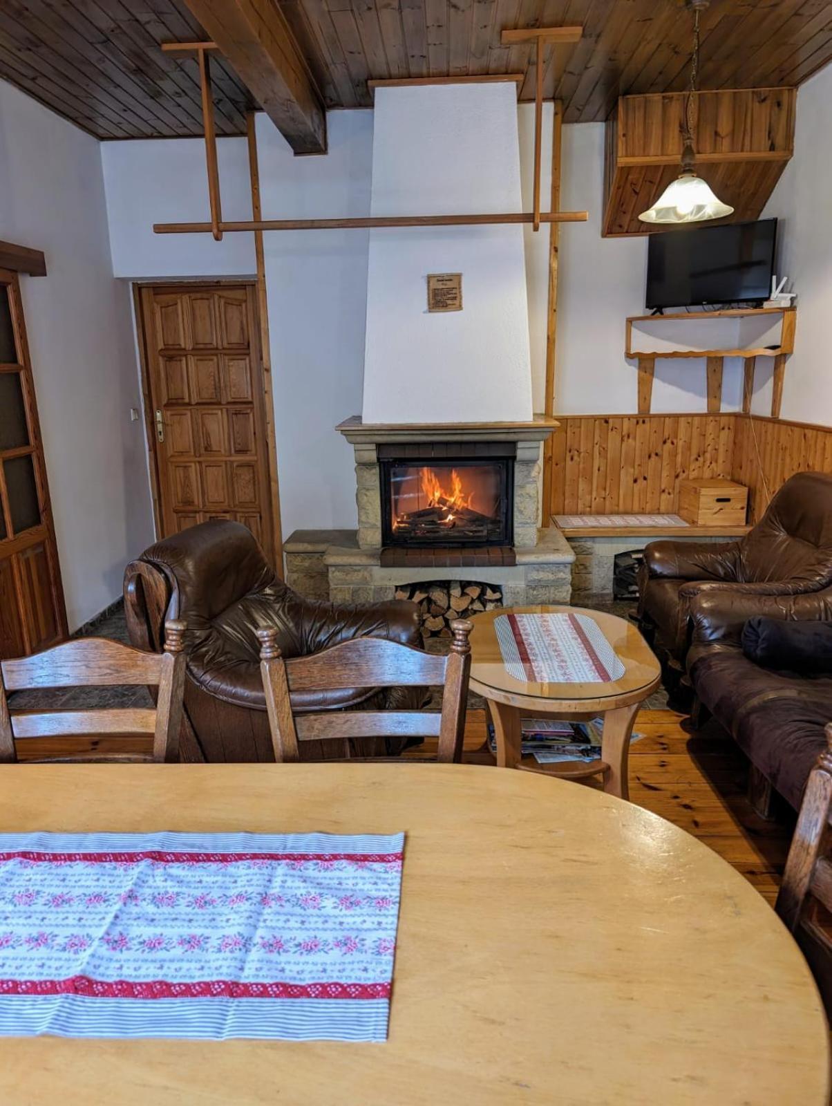 Apartman V Pensionu U Holzaepfelu Cerveny Kostelec Exterior photo