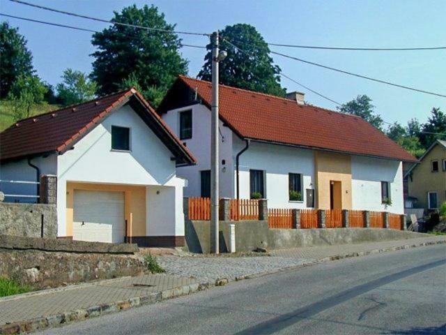 Apartman V Pensionu U Holzaepfelu Cerveny Kostelec Exterior photo